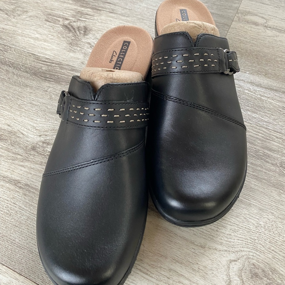 Clarks Women's Black Leather Mules